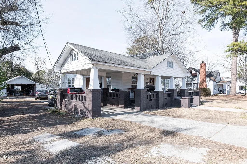 807 N Pollock Street Selma NC 27576