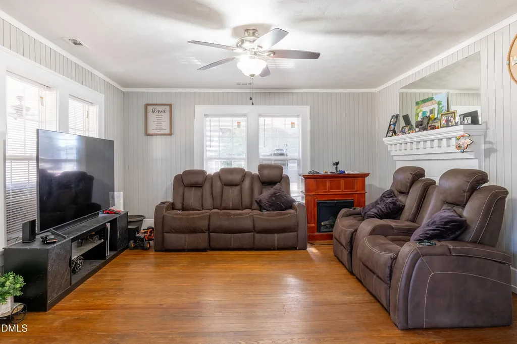 807 N Pollock Street Selma NC 27576
