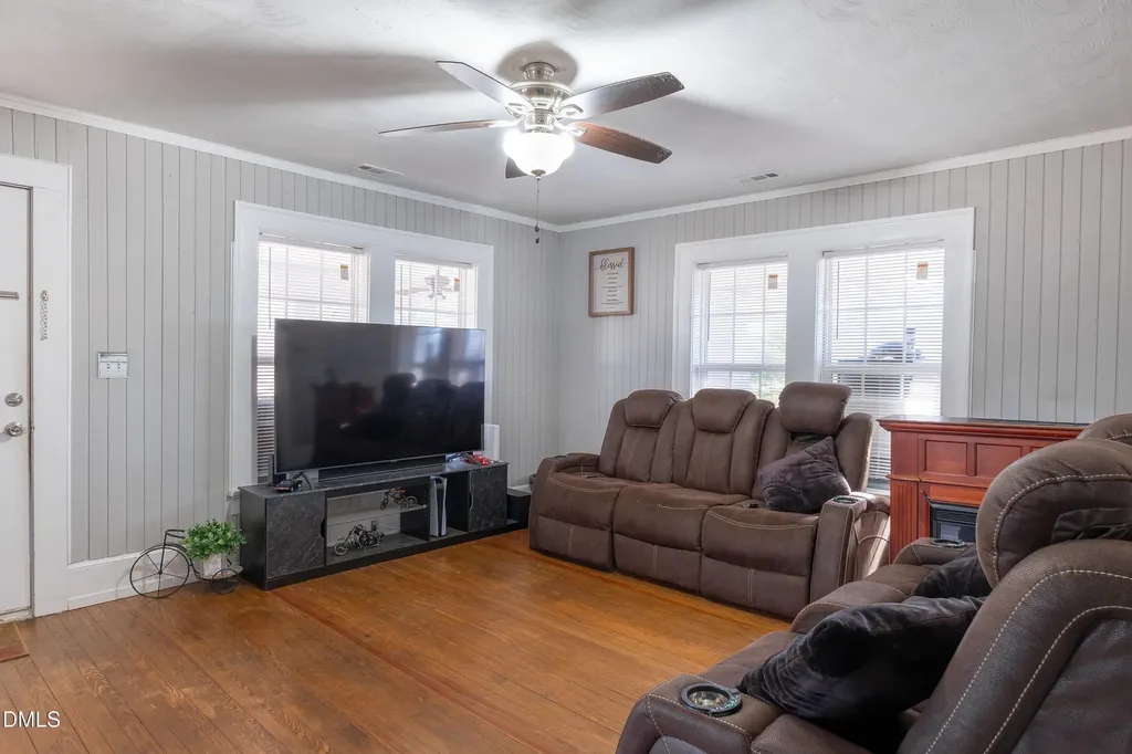 807 N Pollock Street Selma NC 27576