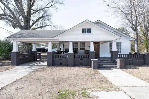 807 N Pollock Street Selma NC 27576