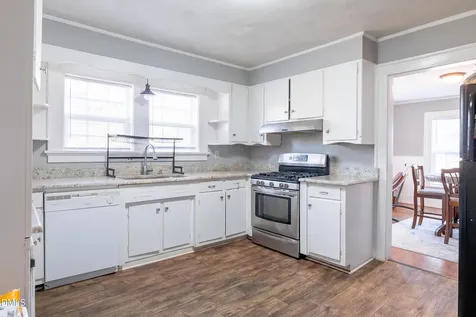 807 N Pollock Street Selma NC 27576