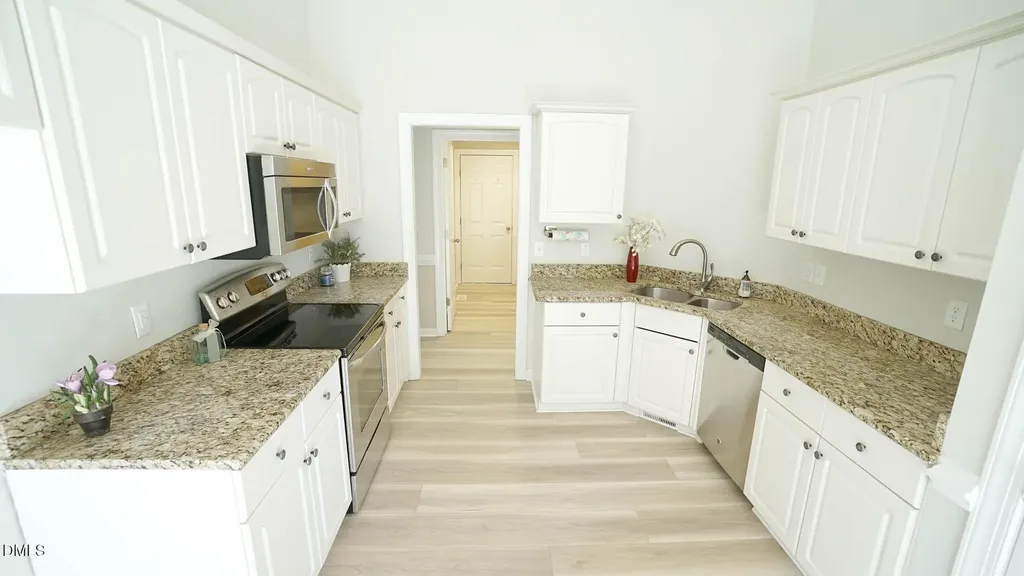 400 Knolls View Drive Fuquay Varina NC 27526