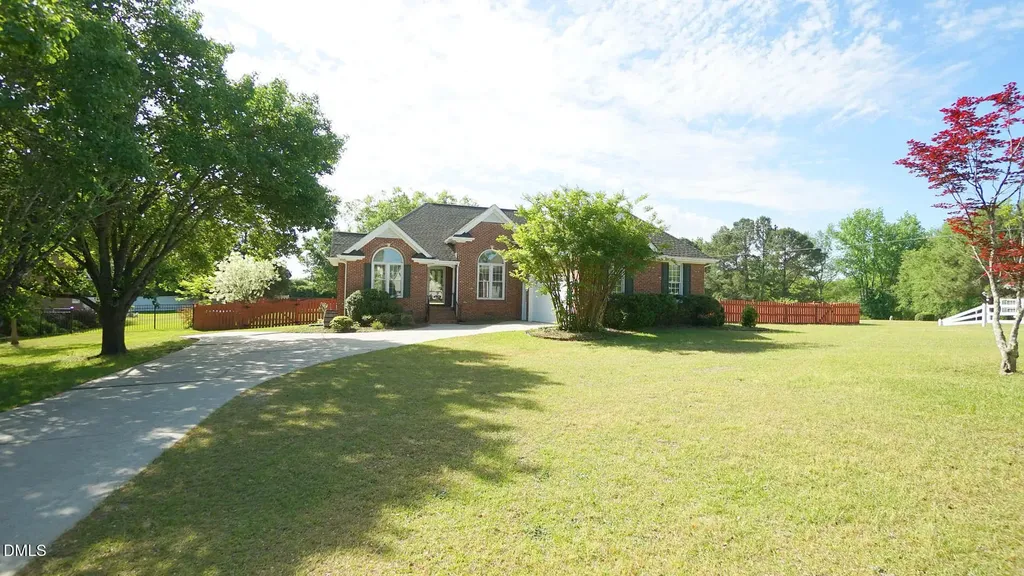 400 Knolls View Drive Fuquay Varina NC 27526
