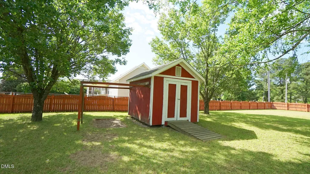 400 Knolls View Drive Fuquay Varina NC 27526
