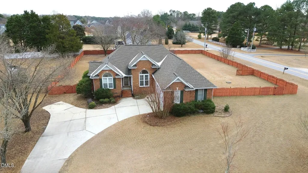400 Knolls View Drive Fuquay Varina NC 27526