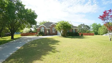 400 Knolls View Drive Fuquay Varina NC 27526