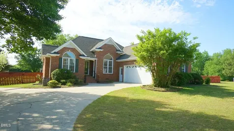 400 Knolls View Drive Fuquay Varina NC 27526