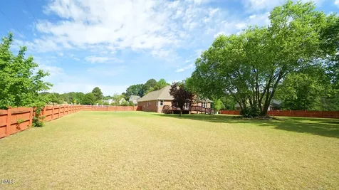 400 Knolls View Drive Fuquay Varina NC 27526
