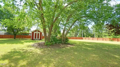 400 Knolls View Drive Fuquay Varina NC 27526