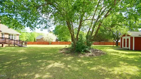 400 Knolls View Drive Fuquay Varina NC 27526