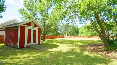 400 Knolls View Drive Fuquay Varina NC 27526