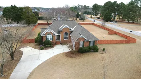 400 Knolls View Drive Fuquay Varina NC 27526