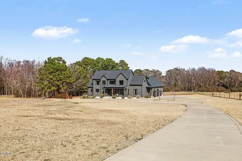 7839 Raleigh Road Benson NC 27504