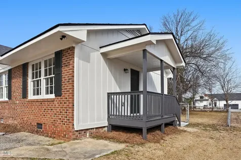 1120 W Pope Street Benson NC 27504