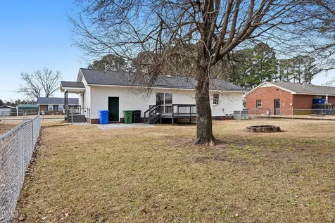 1120 W Pope Street Benson NC 27504