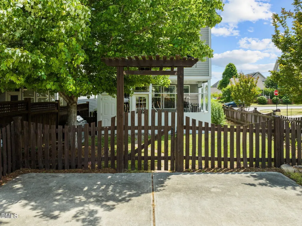 41 N Serenity Hill Circle Chapel Hill NC 27516