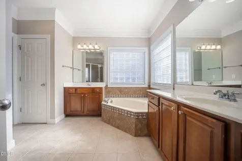 5516 Colonial Oaks Drive Apex NC 27539