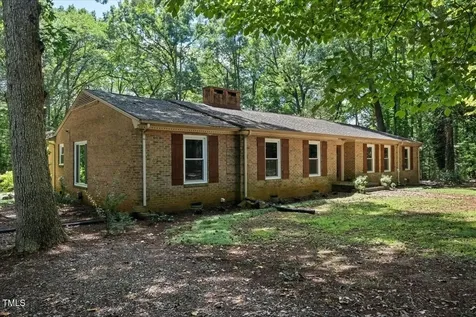 513 W Glendale Street Siler City NC 27344