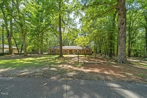 513 W Glendale Street Siler City NC 27344
