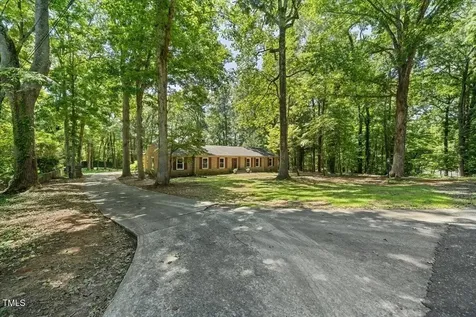 513 W Glendale Street Siler City NC 27344