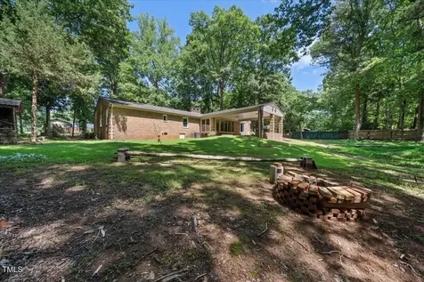 513 W Glendale Street Siler City NC 27344