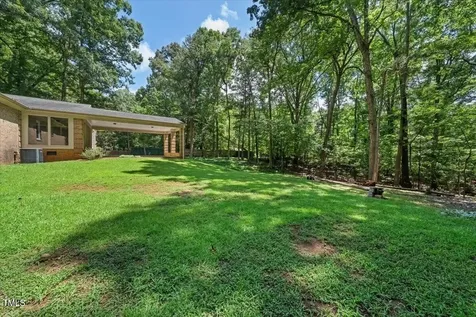 513 W Glendale Street Siler City NC 27344