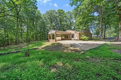 513 W Glendale Street Siler City NC 27344