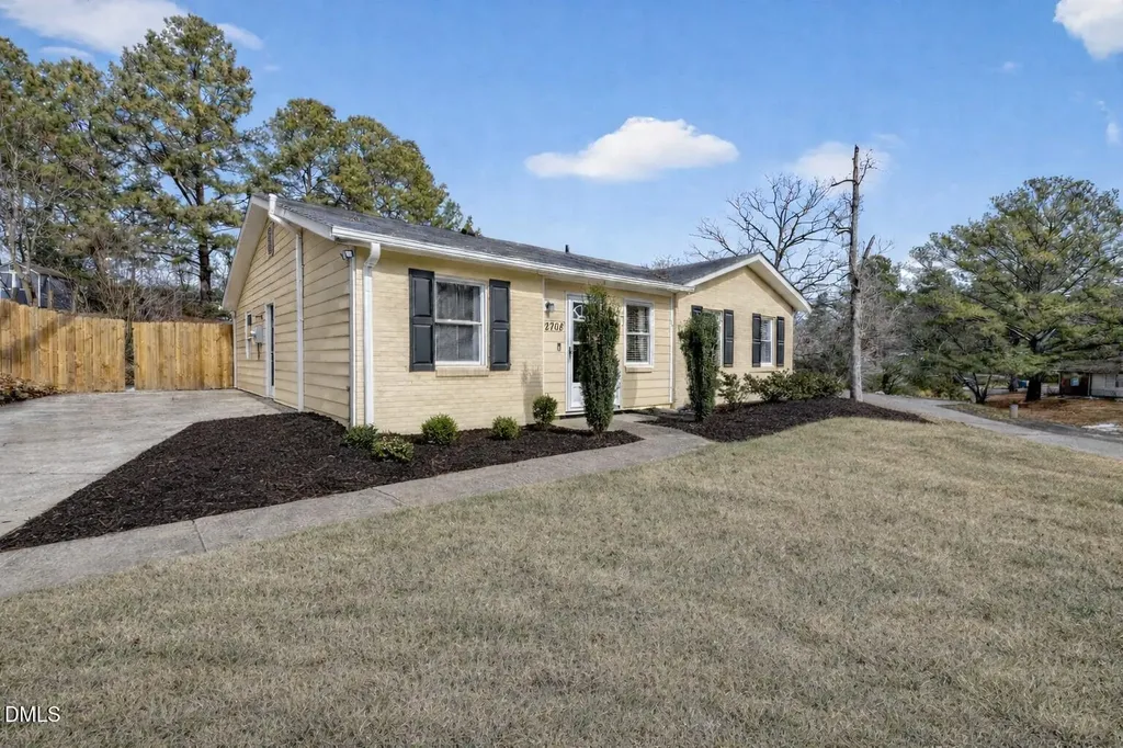 2708 Plainsfield Circle Raleigh NC 27610