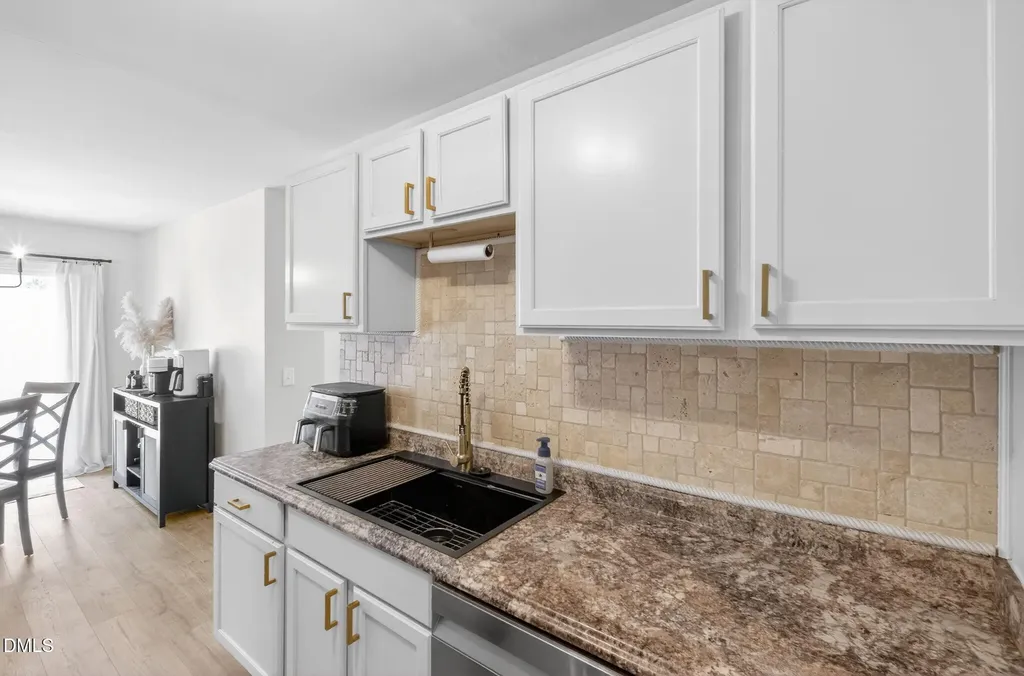 2708 Plainsfield Circle Raleigh NC 27610