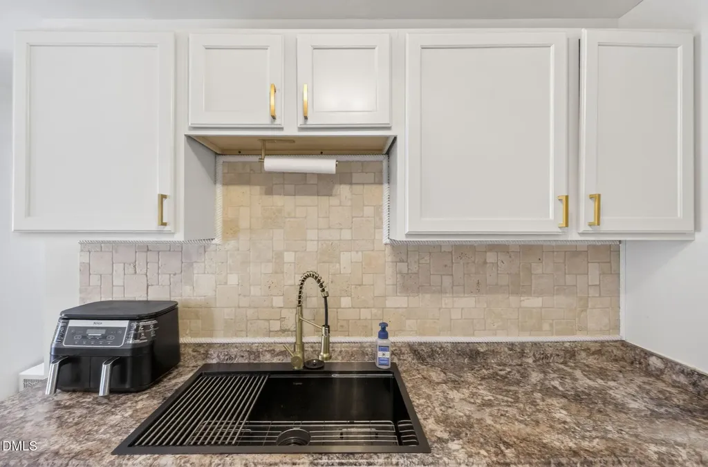 2708 Plainsfield Circle Raleigh NC 27610