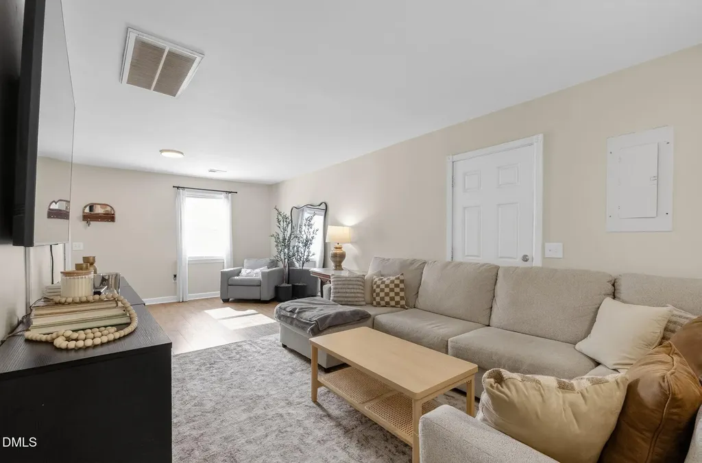 2708 Plainsfield Circle Raleigh NC 27610
