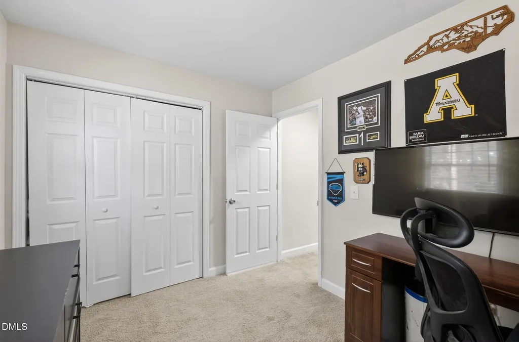 2708 Plainsfield Circle Raleigh NC 27610