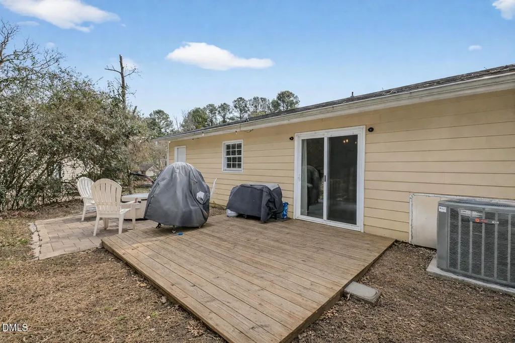 2708 Plainsfield Circle Raleigh NC 27610