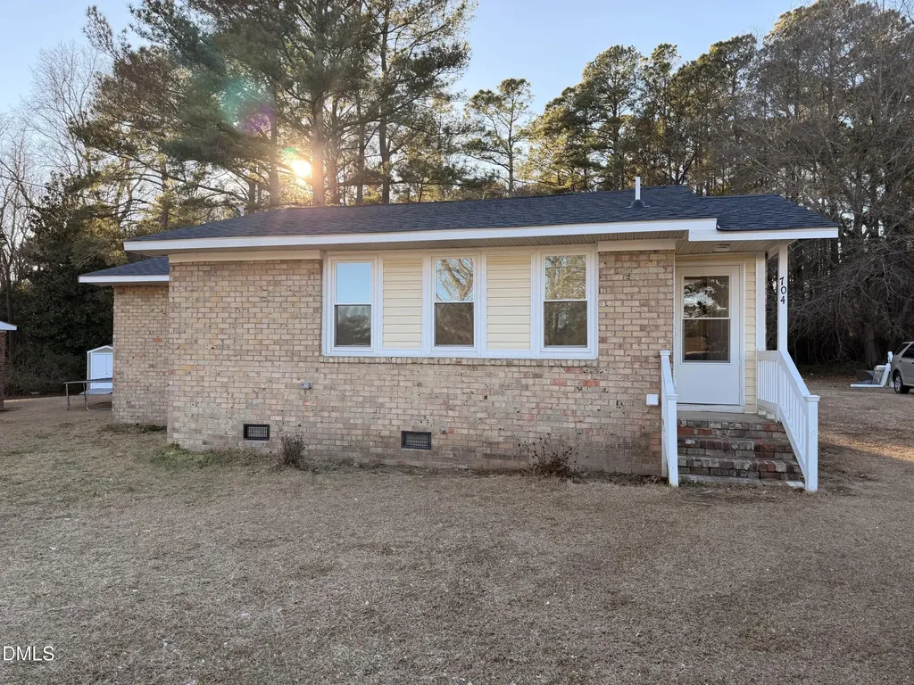 704 N 16th Street Erwin NC 28339