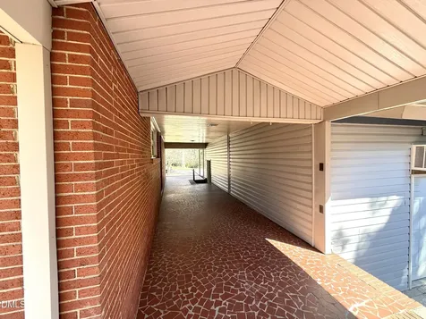 106 Carolina Avenue Williamston NC 27892