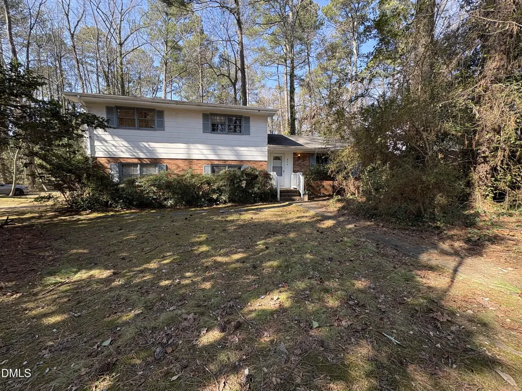 824 Ravenwood Drive Raleigh NC 27606