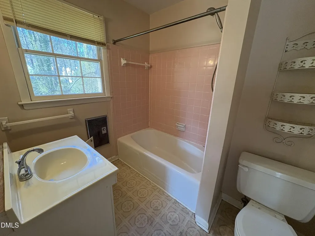 824 Ravenwood Drive Raleigh NC 27606