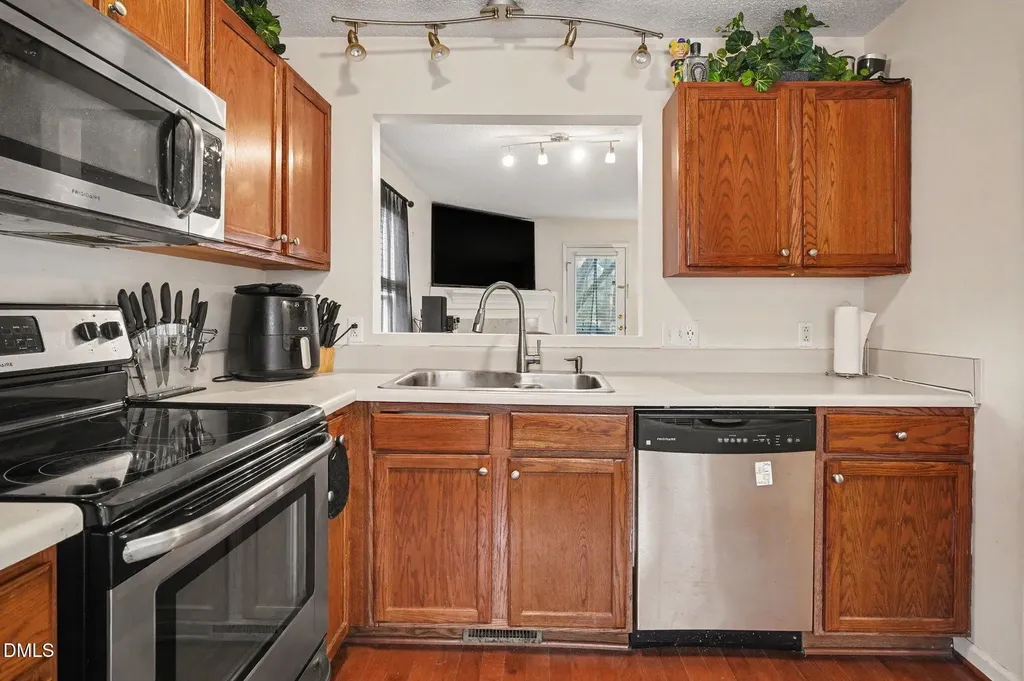 1502 Oakland Hills Way Raleigh NC 27604