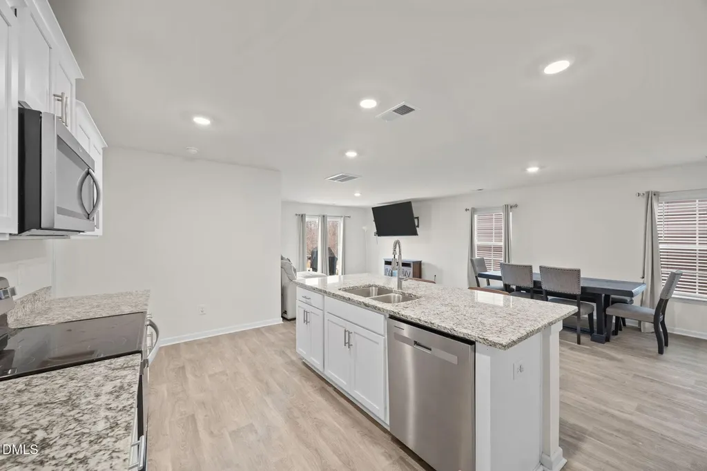 2527 Lily Drive Haw River NC 27258