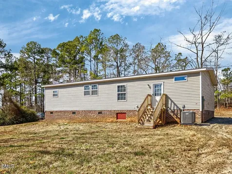 323 Aquilla Road Benson NC 27504