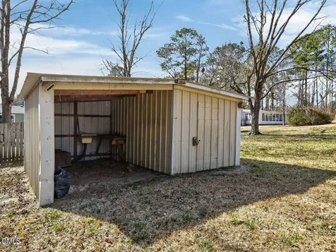 323 Aquilla Road Benson NC 27504