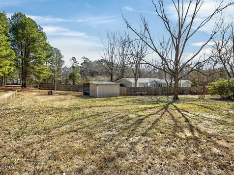 323 Aquilla Road Benson NC 27504