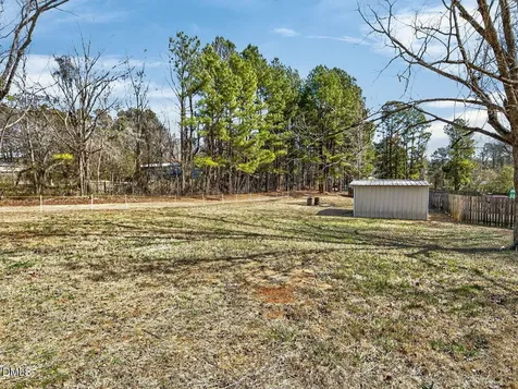 323 Aquilla Road Benson NC 27504