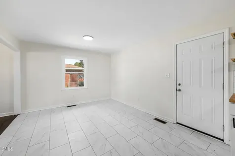 3933 Village Drive Fayetteville NC 28304