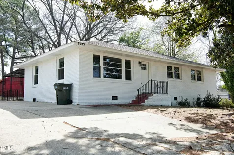 3933 Village Drive Fayetteville NC 28304
