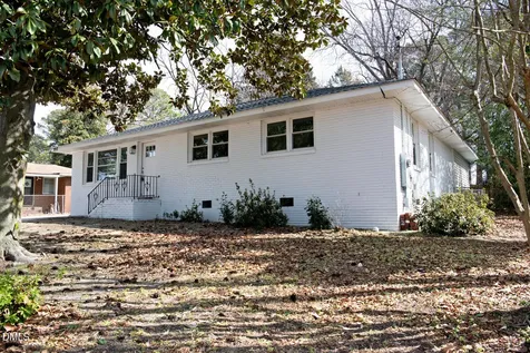 3933 Village Drive Fayetteville NC 28304