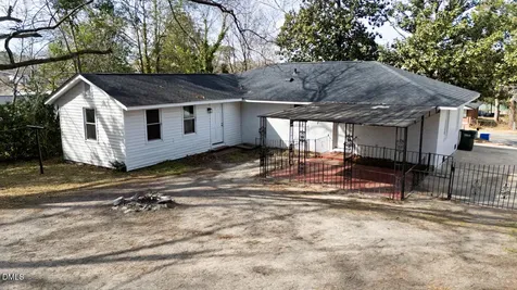 3933 Village Drive Fayetteville NC 28304