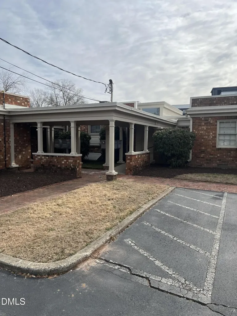 901 Willow Drive Chapel Hill NC 27514