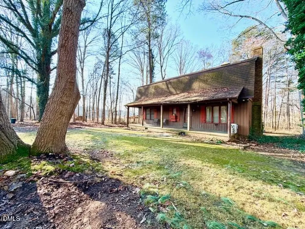 6998 Us 421 S Bear Creek NC 27207