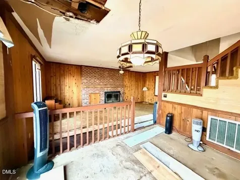 6998 Us 421 S Bear Creek NC 27207